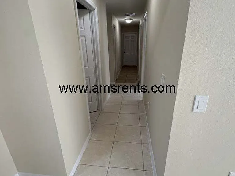 539 Albatross Dr — Photo 10