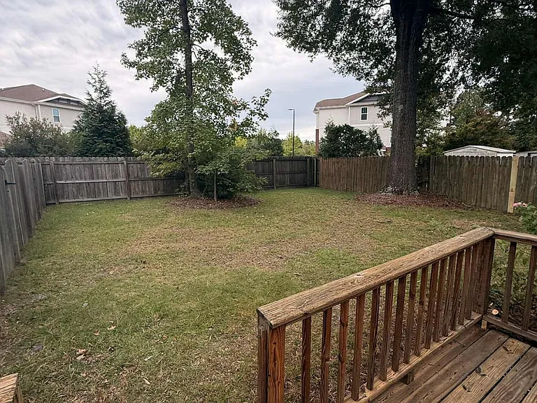 1801 Summerhaven Dr #B — Photo 14