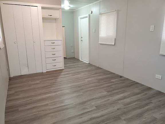 5th image of 2038 Palm St Space 100