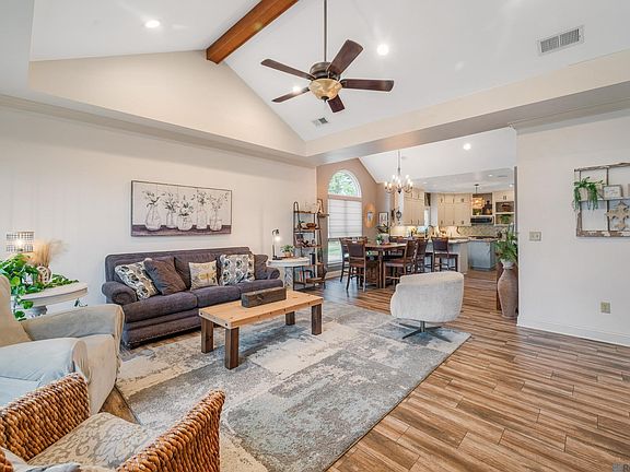 3rd image of 6060 Wetcreek Dr