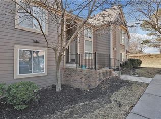 11208 Nieman Rd APT 101, Overland Park, KS 66210