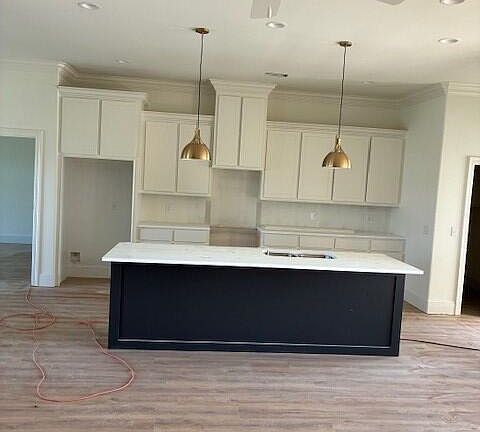 3rd image of 102 Saint Martin St