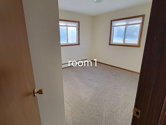 5th image of 321 Harrison St S APT 5