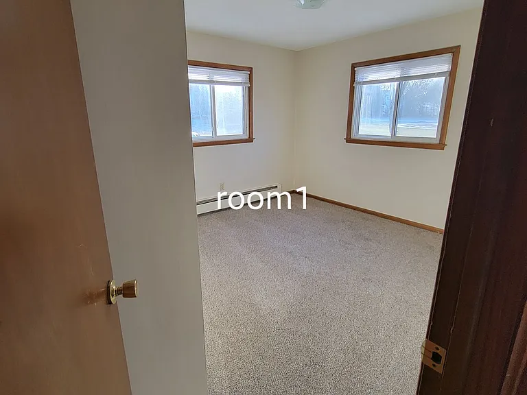 321 Harrison St S — Photo 5
