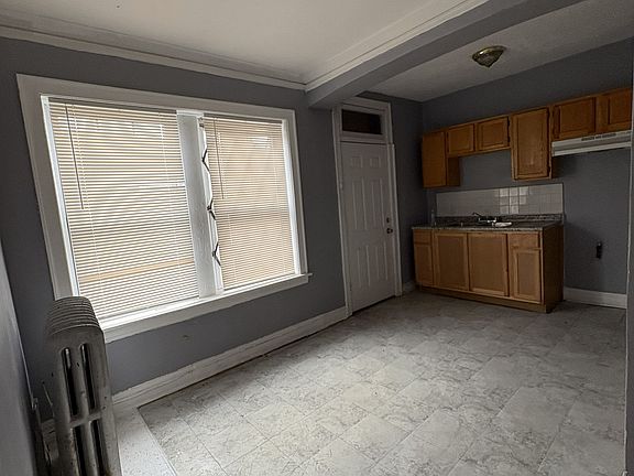 5th image of 8124 S Drexel Ave #3E