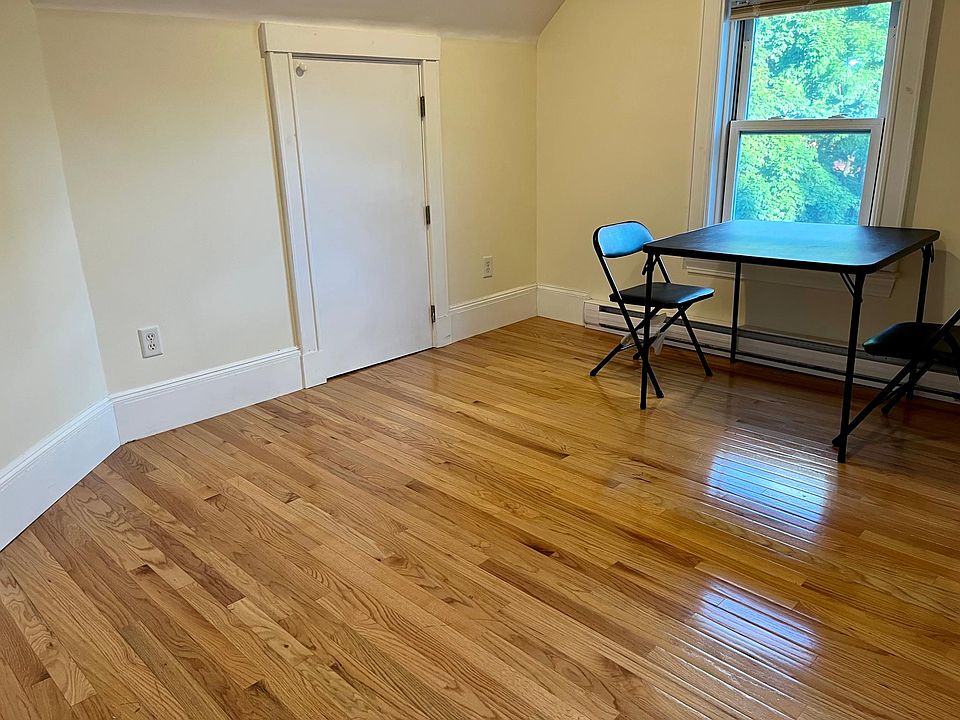 2nd image of 90 Chester Rd #B