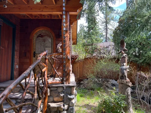 10646 N Lakeview Dr, Hayden Lake, ID 83835