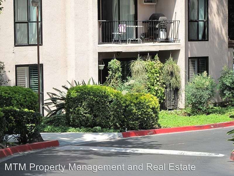 1st image of 7835 Cowles Mountain Ct Unit B14