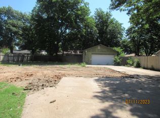 444 S 3rd St, Colwich, KS 67030