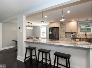 30 Valley View Ln, Newtown Square, PA 19073