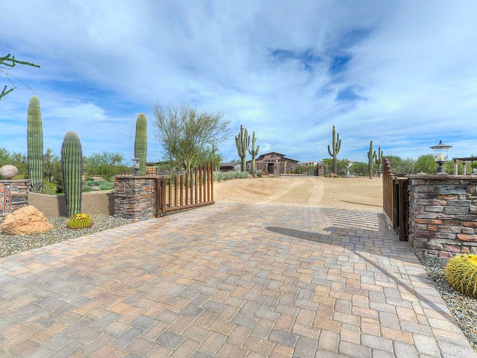 001_Gated Front Entry