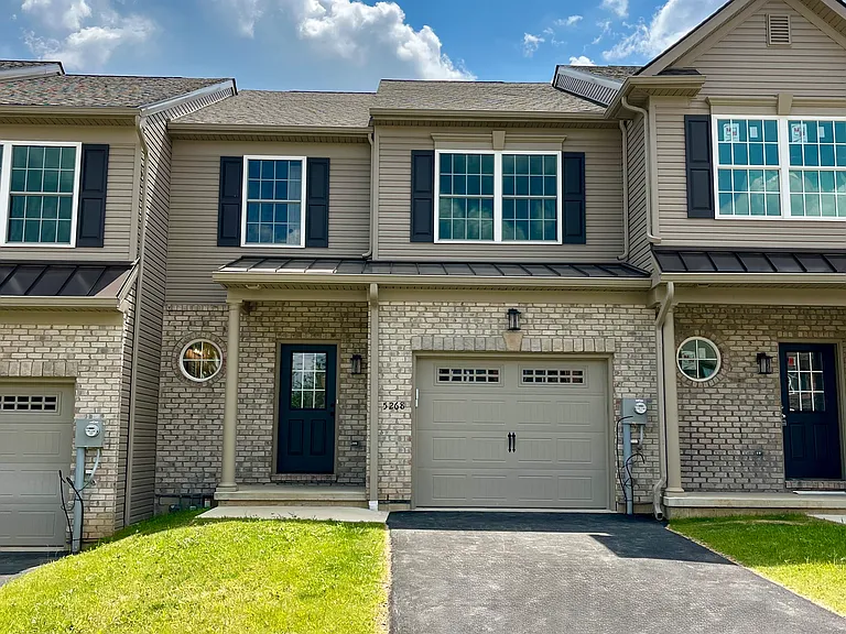 5268 Saddlebred Rd — Photo 1