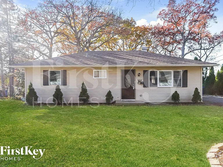 203 Caddy Ave — Photo 1