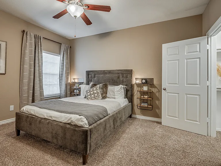 Creighton - 2 Bed / 2 Bath - 1,132 Sq.Ft.
