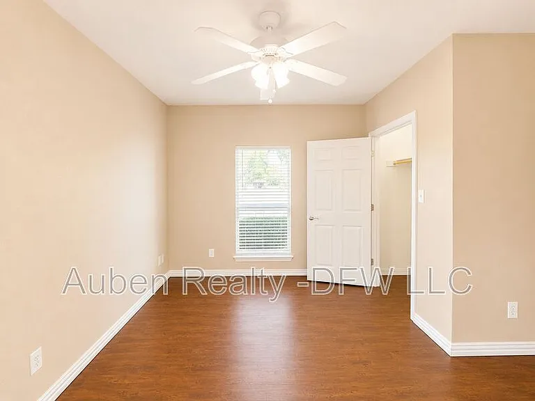 300 E Main St — Photo 13