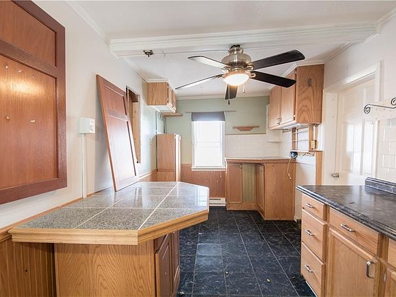 4th image of 99 Ormerod Ave