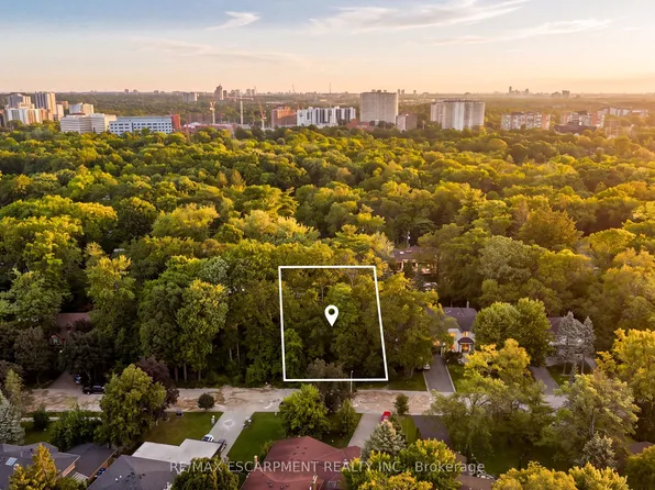 2115 Lynchmere Ave, Mississauga, ON L5B 1W7