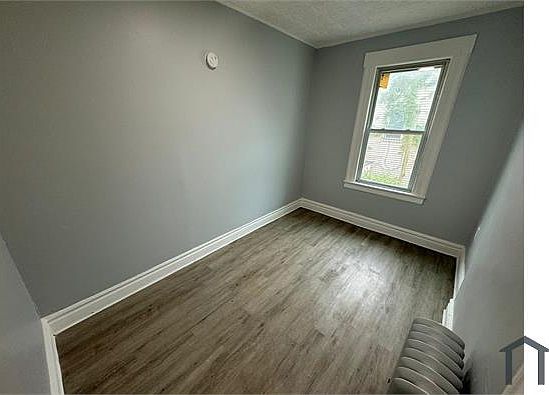 3rd image of 591 15th Ave Floor 2
