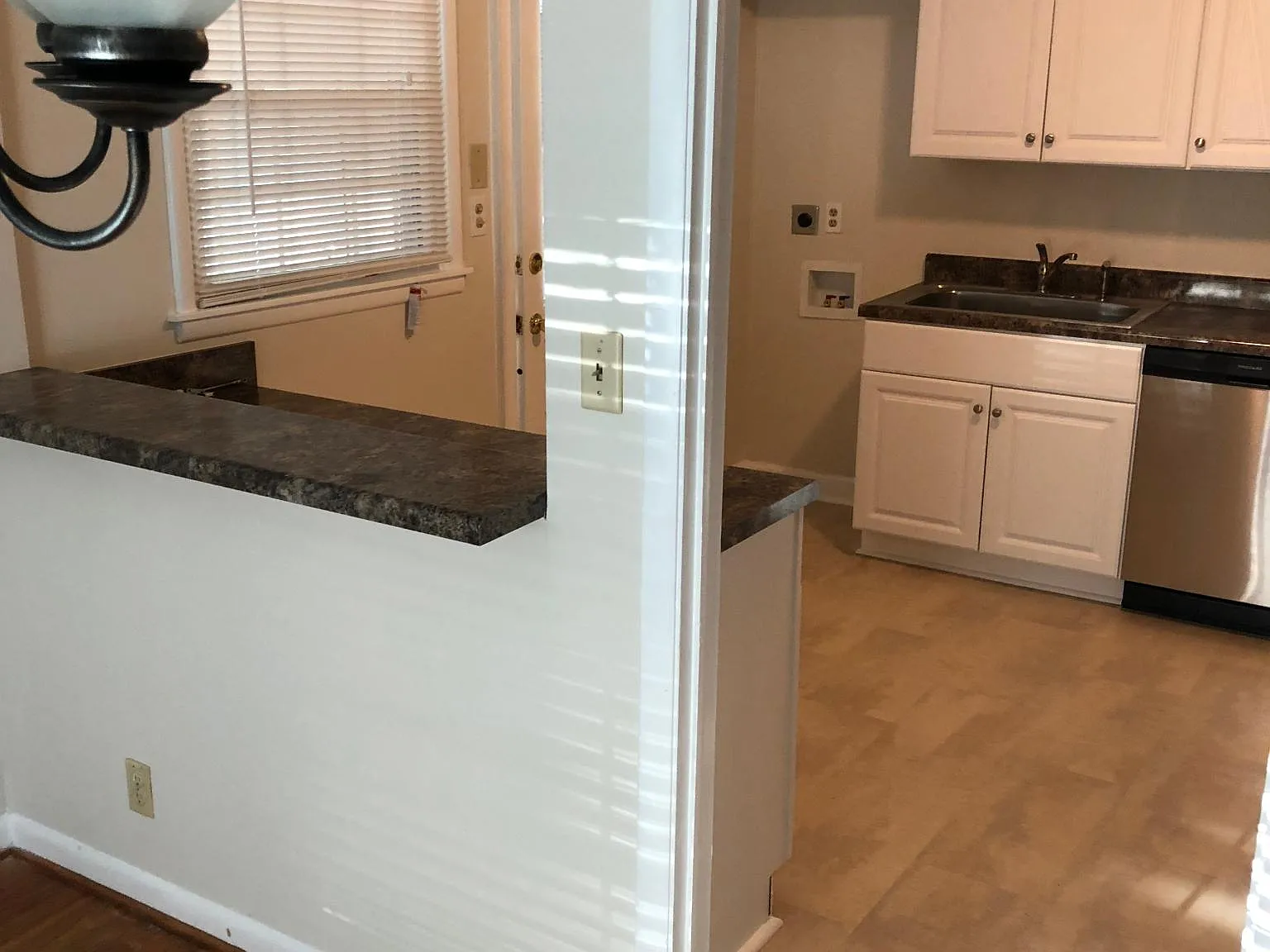 3 bed, 1080 sqft, $1,050 — Photo 4