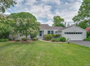 4 Wagon Wheel Road, Mamaroneck, NY 10543