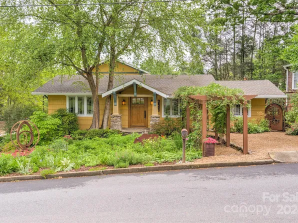 2 Devonshire Pl, Asheville, NC 28803