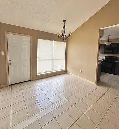 4th image of 2521 English Colony Dr