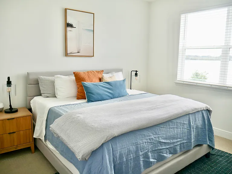 King bedroom with unsuite