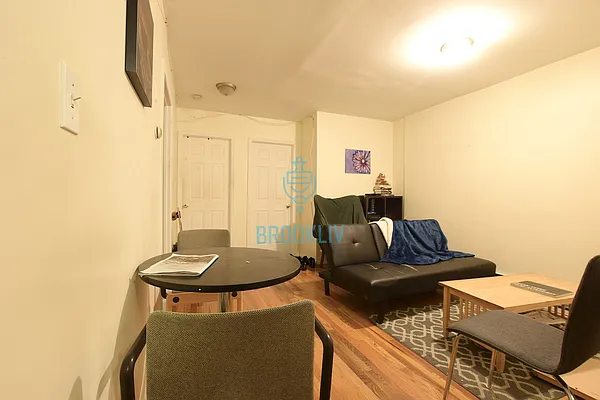 Rented by null | media 32