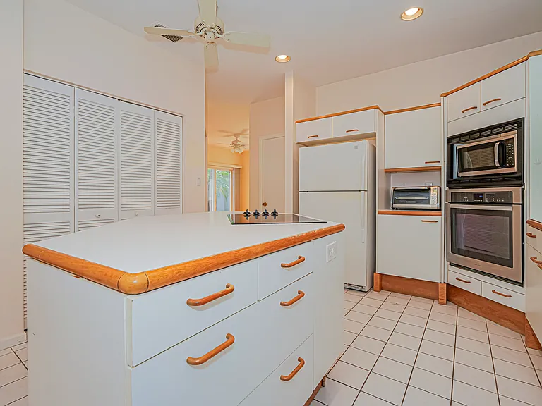 131 Peppertree Dr #21 — Photo 6