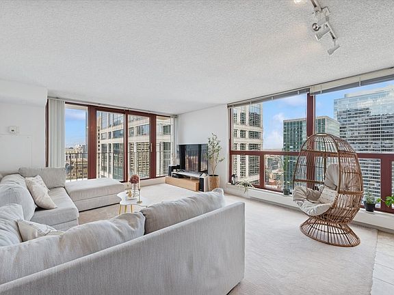 2nd image of 200 N Dearborn St Unit 4407