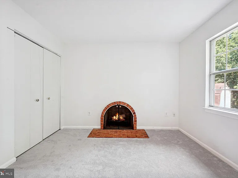 9909 Hemlock Woods Ln — Photo 17