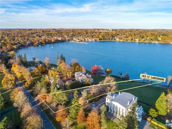 81 W Lake St, Skaneateles, NY 13152