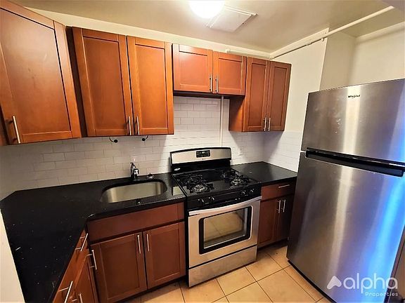 4th image of 125 Elizabeth St APT 4B