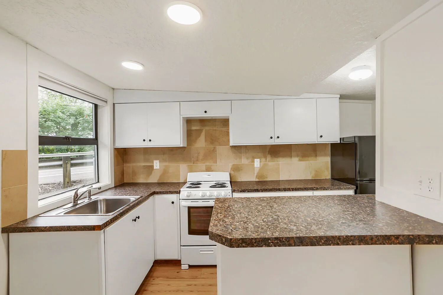 Studio, 1.0 bath, 500 sqft, $1,599 — Photo 3