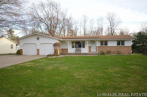 2nd image of 1954 Greenwoods Dr