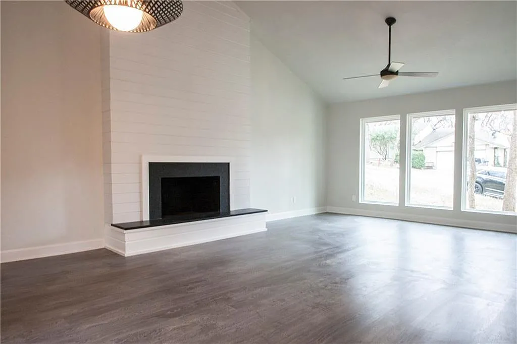 4 bed, 3.0 bath, 2709 sqft, $2,525 — Photo 4