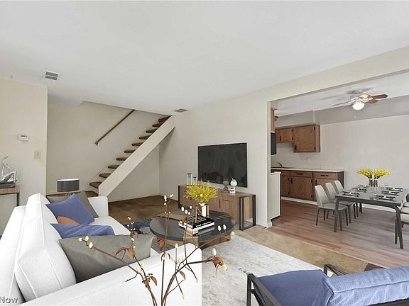 2nd image of 20527 Williamsburg Ct #218D