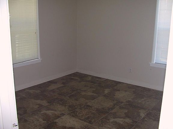 5th image of 2005 E Rancier Ave