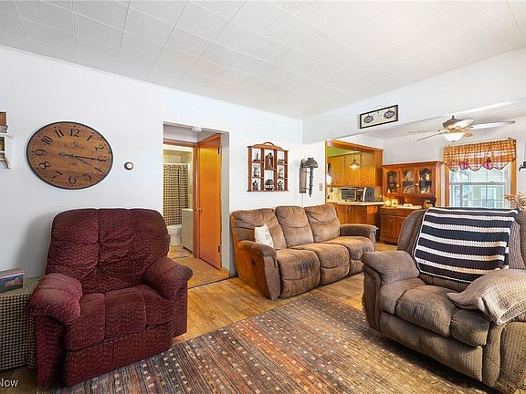 5th image of 829 Lafayette Ave