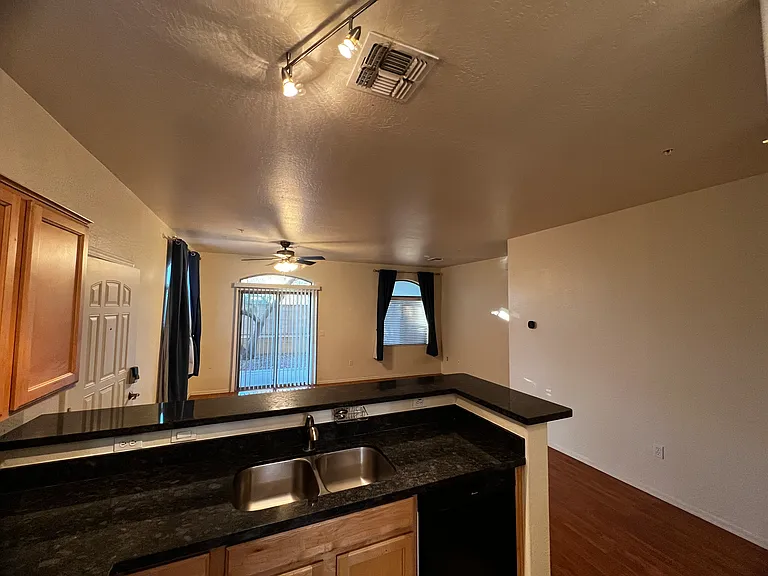 2250 E Deer Valley Rd #21 — Photo 7