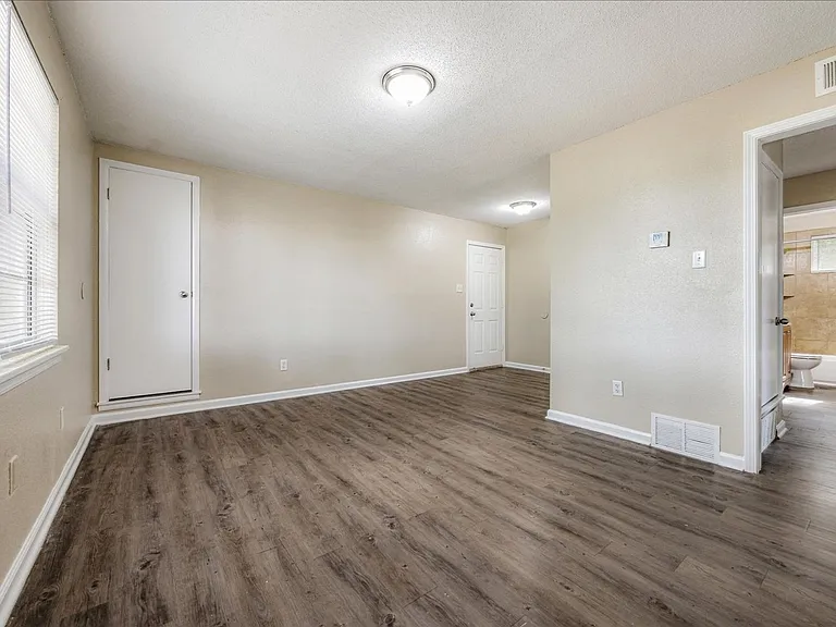 Graceland Flats Modern Living in the Heart of Whitehaven — Photo 20