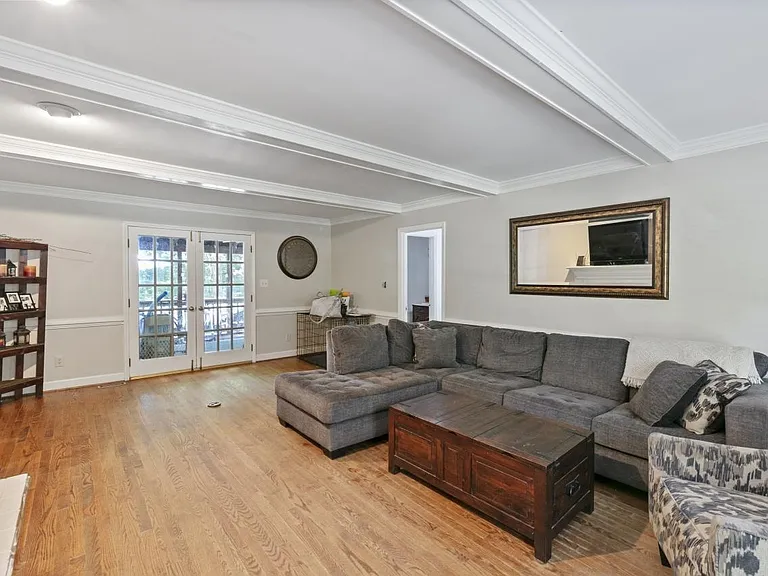 6221 Dresden Ln — Photo 12
