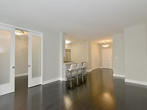2nd image of 58 W 58th St #6A1