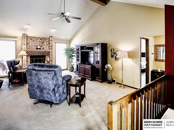 4th image of 1809 N 145th Avenue Cir