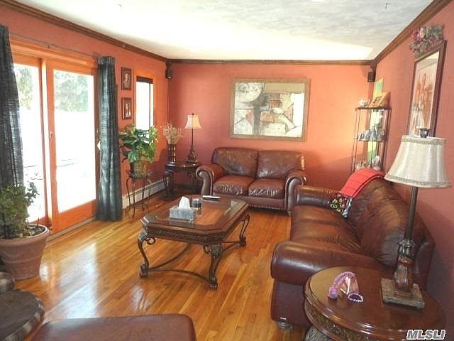 2nd image of 10 Eileen Dr