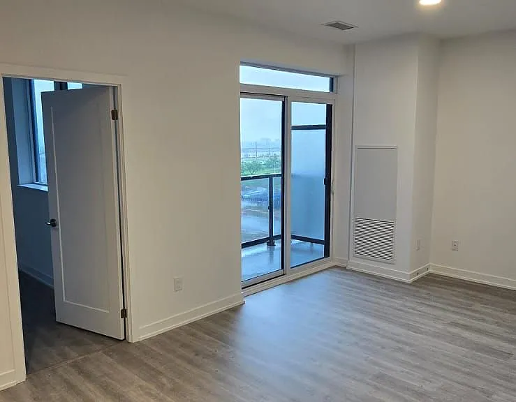 5105 Hurontario St #603 — Photo 7