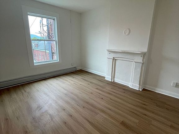 3rd image of 193 Broadway APT 3