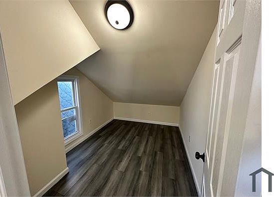 5th image of 74 Plum St Floor 1