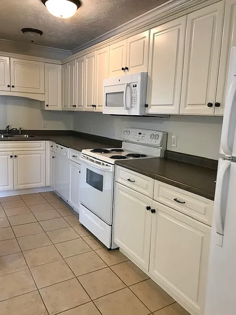 1 bed, 600 sqft, $940 — Photo 3