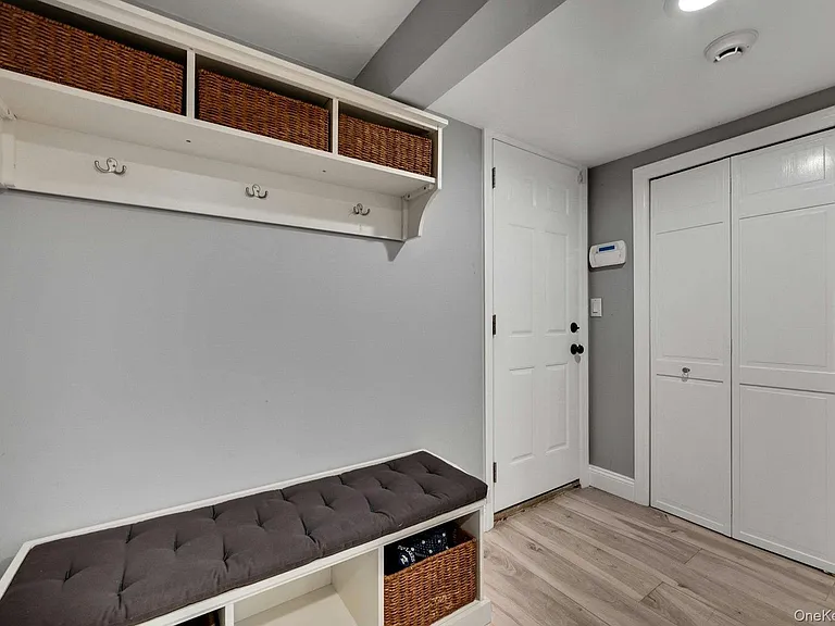 4 Lorraine Dr — Photo 25
